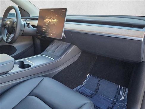 Used 2024 Tesla Model Y Long Range image 21