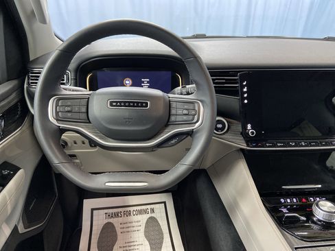 Used 2024 Jeep Wagoneer Series II w/ Flexible Seating Group image 37