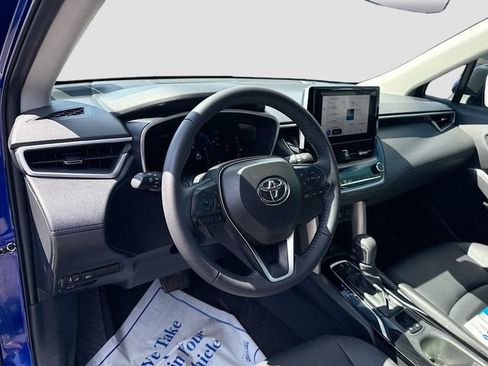Used 2024 Toyota Corolla Cross XLE w/ Convenience Package AWD/4WD image 11