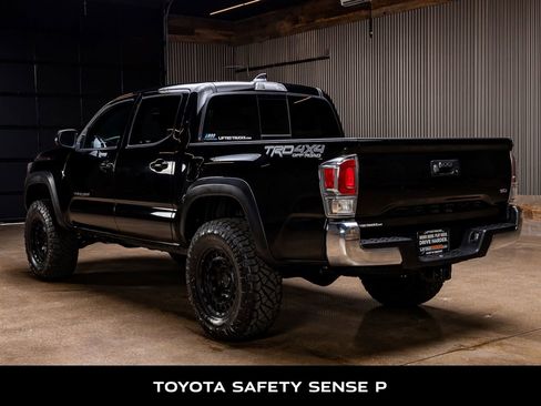 Used 2023 Toyota Tacoma TRD Off-Road image 7