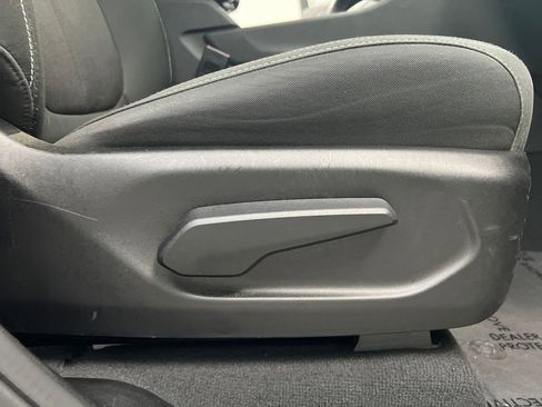 Used 2023 Jeep Grand Cherokee L Laredo image 26