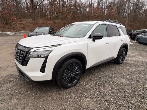 New 2026 Nissan Pathfinder SL w/ SL Premium Package image 1