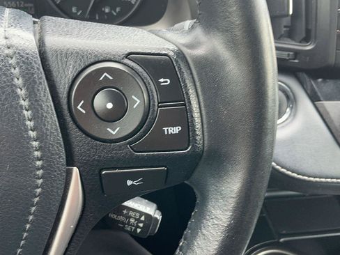 Used 2018 Toyota RAV4 XLE AWD/4WD image 15