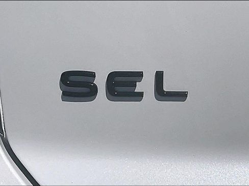 Used 2025 Volkswagen Atlas Cross Sport SEL R-Line AWD/4WD image 9