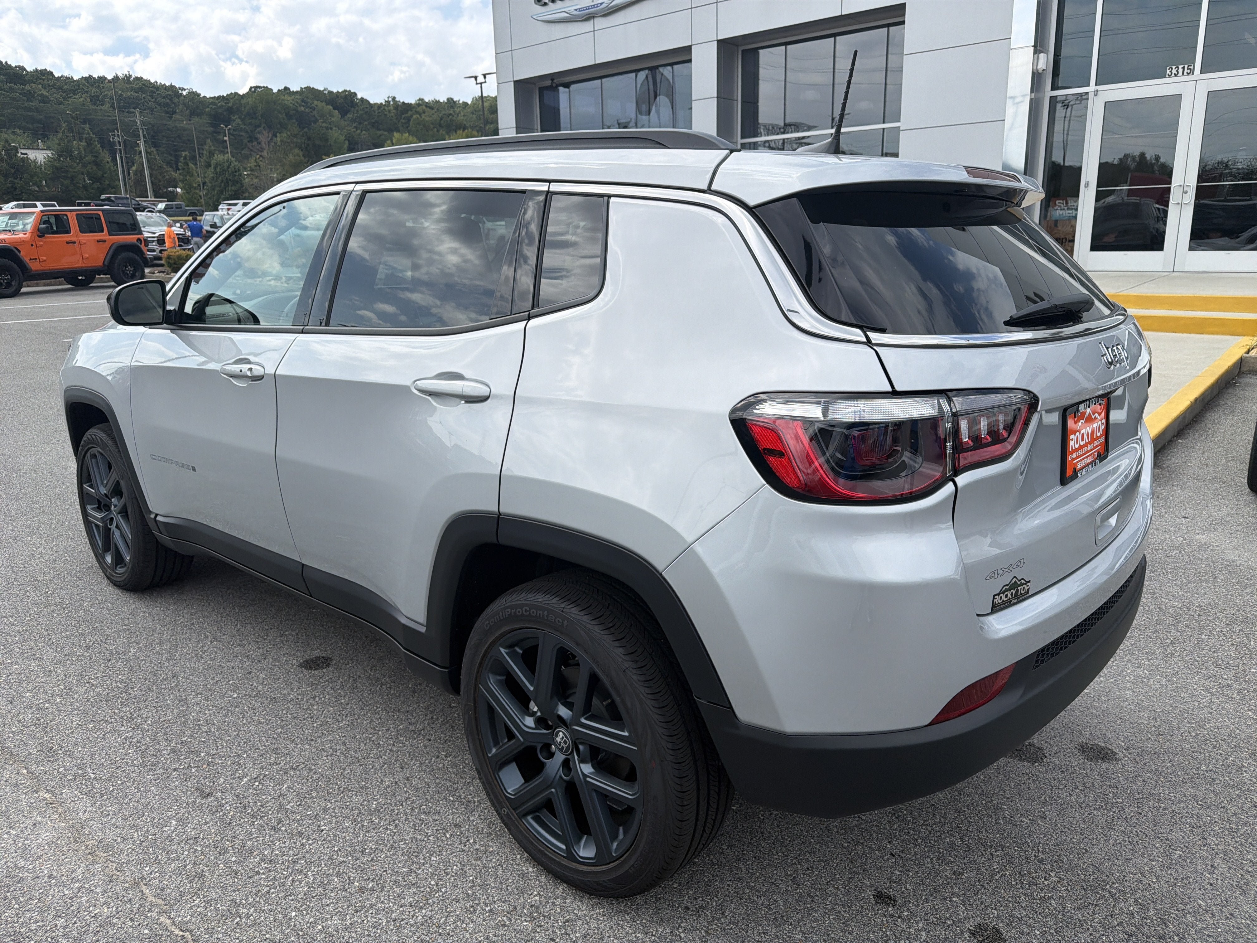 New 2026 Jeep Compass Latitude AWD/4WD image 8