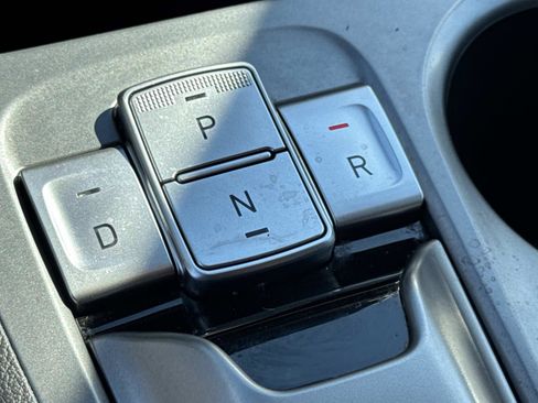 Used 2023 Hyundai Kona SE image 30