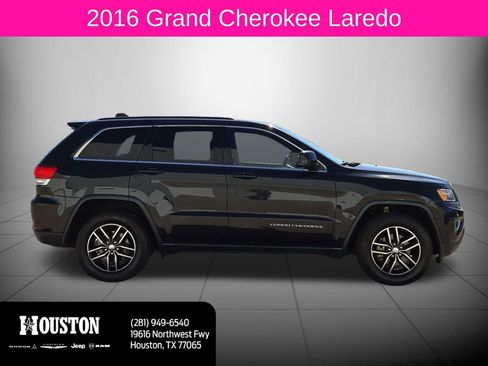 Used 2016 Jeep Grand Cherokee Laredo image 2