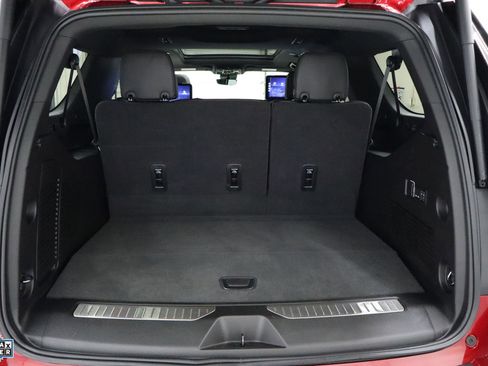 Used 2026 Chevrolet Suburban Premier image 26