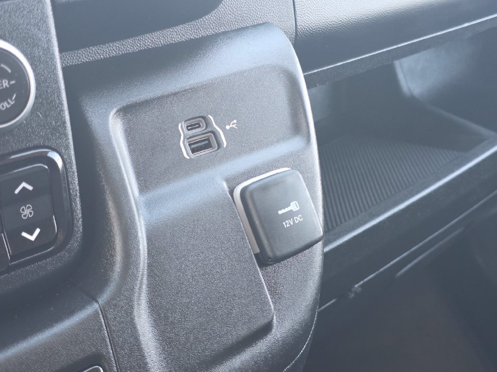 Used 2025 RAM ProMaster 2500 w/ Convenience Group FWD image 27