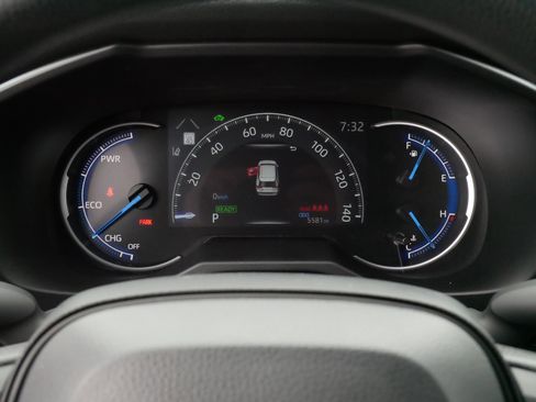 Certified 2025 Toyota RAV4 LE image 21