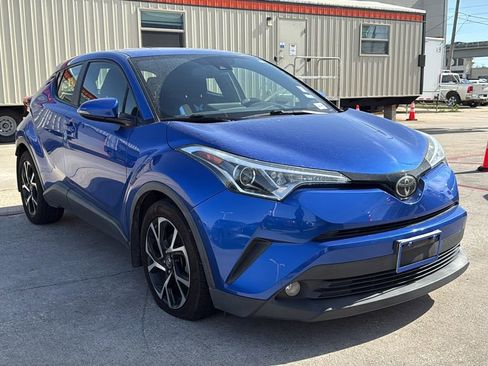 Used 2018 Toyota C-HR XLE image 2