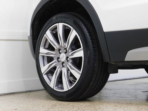 Used 2021 Cadillac XT4 Premium Luxury image 10