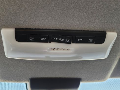 Used 2025 Nissan Kicks Play S FWD image 28