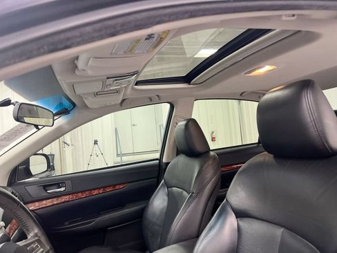Used 2010 Subaru Legacy 2.5i Limited AWD/4WD image 18