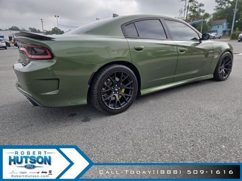 Used 2019 Dodge Charger Scat Pack w/ Dynamics Package RWD image 6
