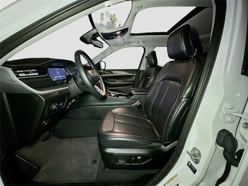 Used 2022 Jeep Grand Cherokee L Limited image 17