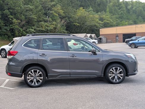 Used 2023 Subaru Forester Limited AWD/4WD image 10