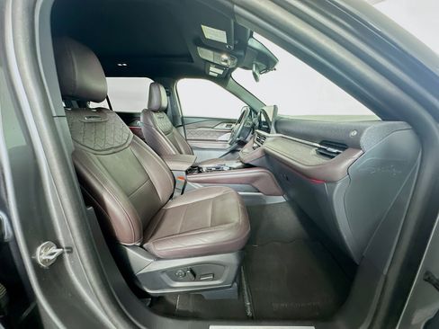 Used 2025 Ford Explorer Platinum w/ LUX Leather Package image 35