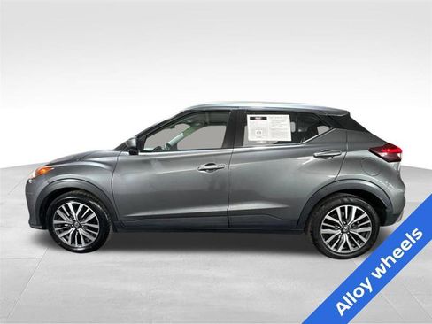 Used 2021 Nissan Kicks SV image 8