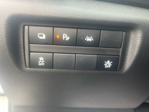 Used 2025 Nissan Versa S image 15