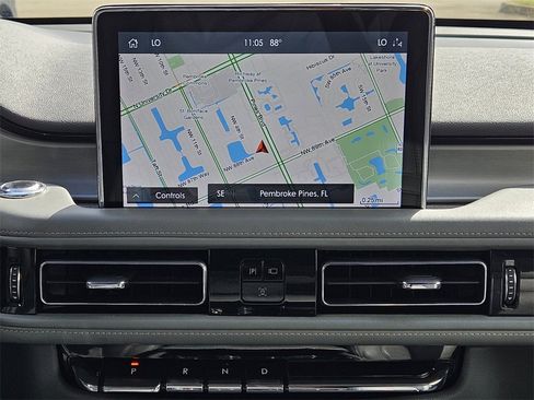 Certified 2020 Lincoln Aviator Reserve w/ Equipment Group 201A image 18