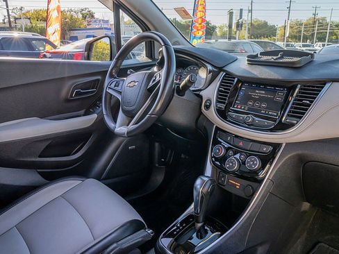 Used 2020 Chevrolet Trax Premier w/ LPO, Cargo Package image 20