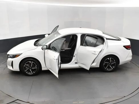 Used 2024 Nissan Sentra SV image 7
