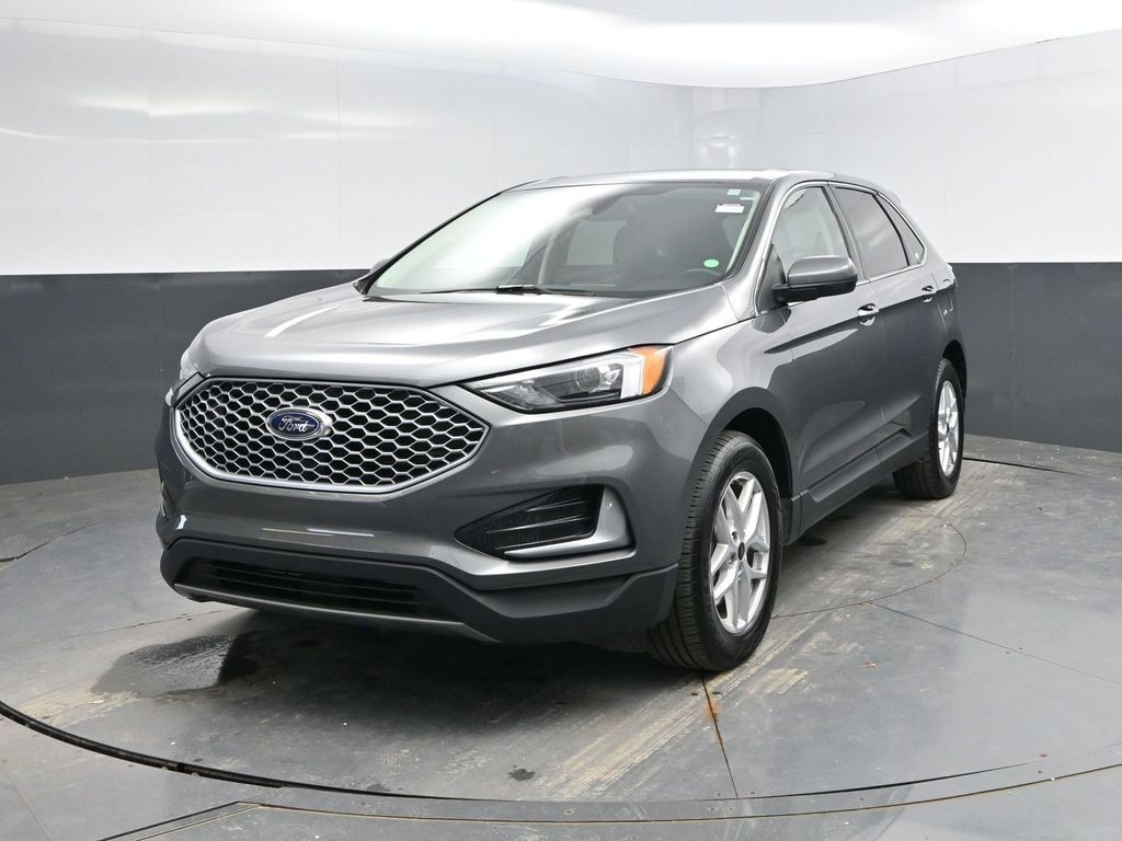 Used 2024 Ford Edge SEL AWD/4WD image 3