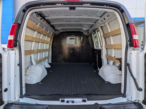 Used 2024 Chevrolet Express 2500 w/ Driver Convenience Package image 25