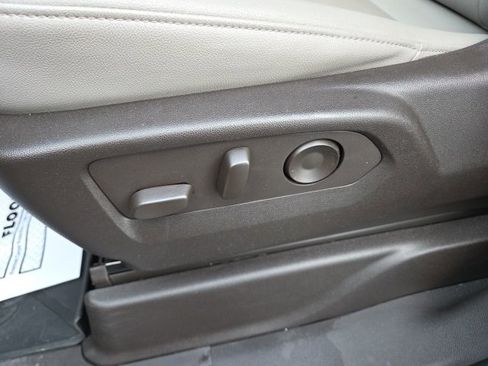 Used 2022 Chevrolet Suburban LT image 45