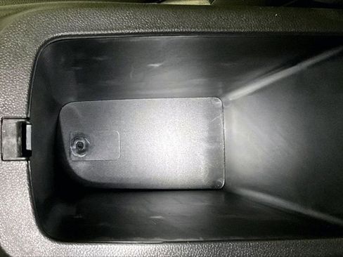 Used 2025 Chevrolet Trax LT w/ LT Convenience Package image 40