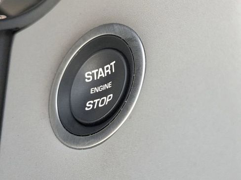 Used 2026 Land Rover Range Rover Velar Dynamic SE image 28