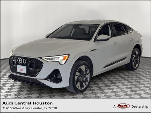 Used 2022 Audi e-tron Premium w/ Convenience Plus Package image 1