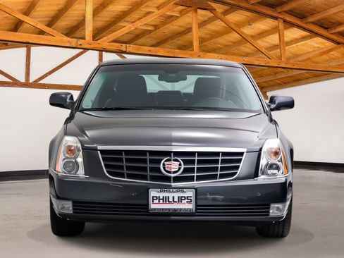 Used 2011 Cadillac DTS Premium FWD image 8