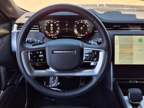 Certified 2025 Land Rover Range Rover SE AWD/4WD image 16