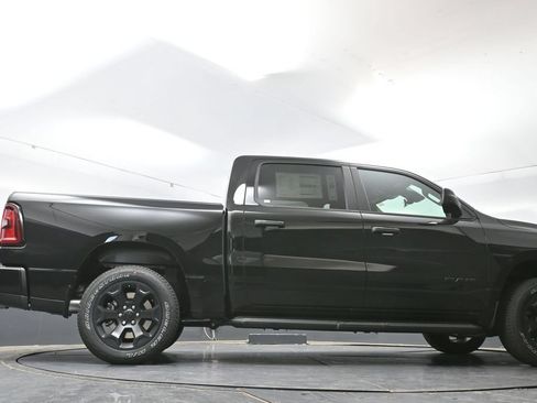 New 2026 RAM 1500 Express AWD/4WD image 39