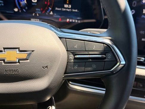Used 2025 Chevrolet Equinox LT FWD image 21