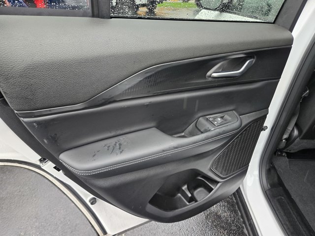 Used 2025 Jeep Grand Cherokee 4WD image 39