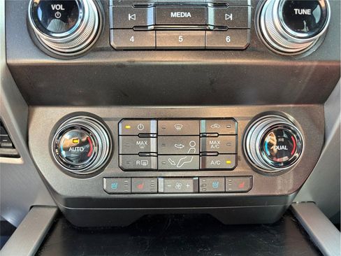 Used 2019 Ford F350 Platinum w/ Platinum Ultimate Package image 35