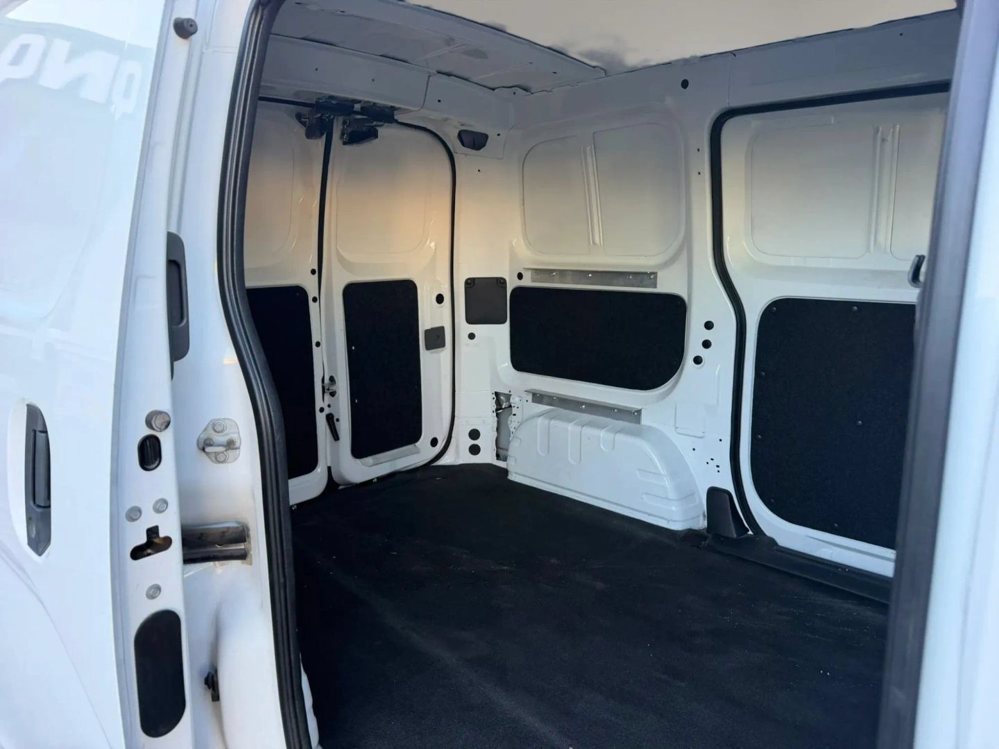 Used 2016 Nissan NV200 S FWD image 16