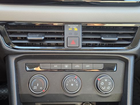 Used 2022 Volkswagen Taos S image 21