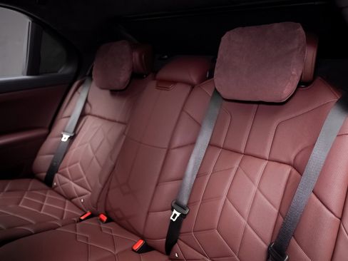 Used 2023 BMW i7 xDrive60 w/ Parking Assistance Package image 65