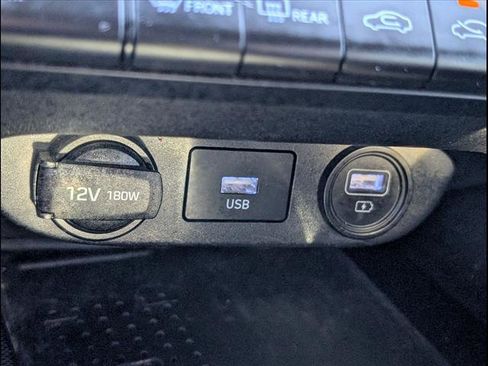 Used 2021 Hyundai Elantra Limited image 14