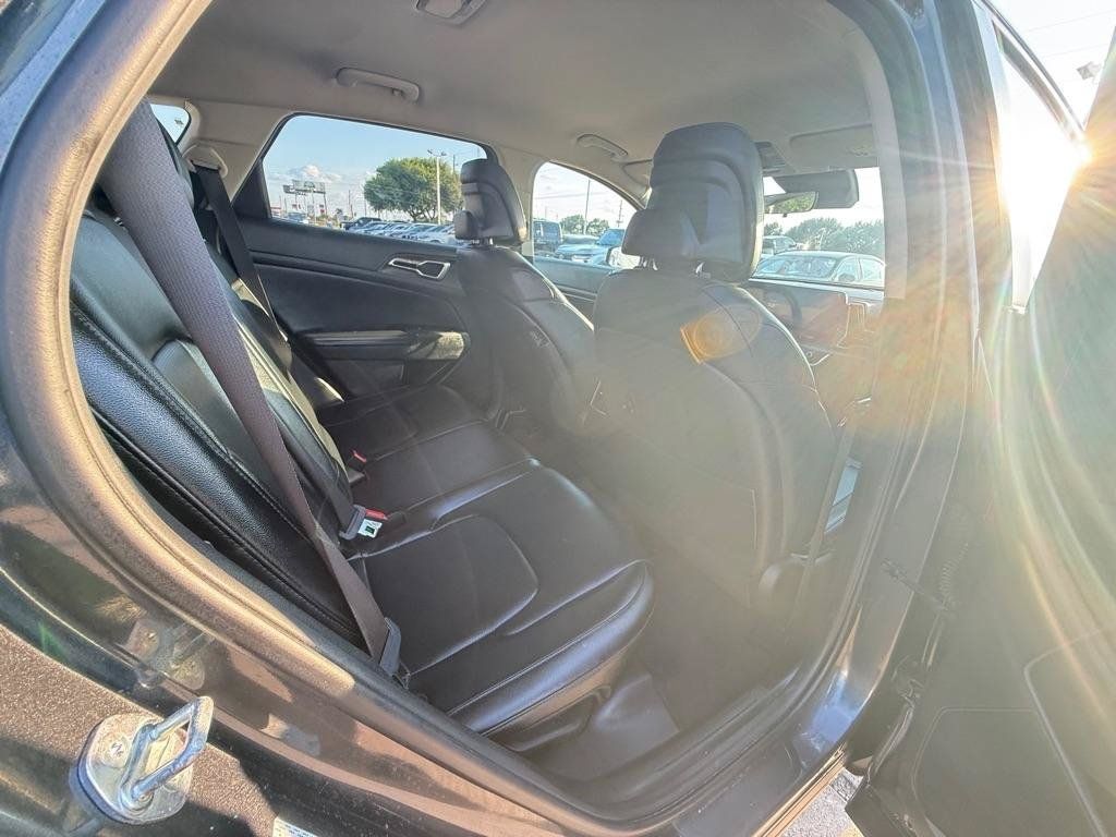 Used 2023 Kia Sportage EX FWD image 17