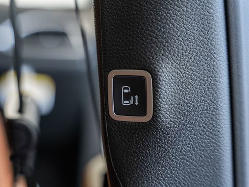 New 2026 Chrysler Pacifica Pinnacle image 40