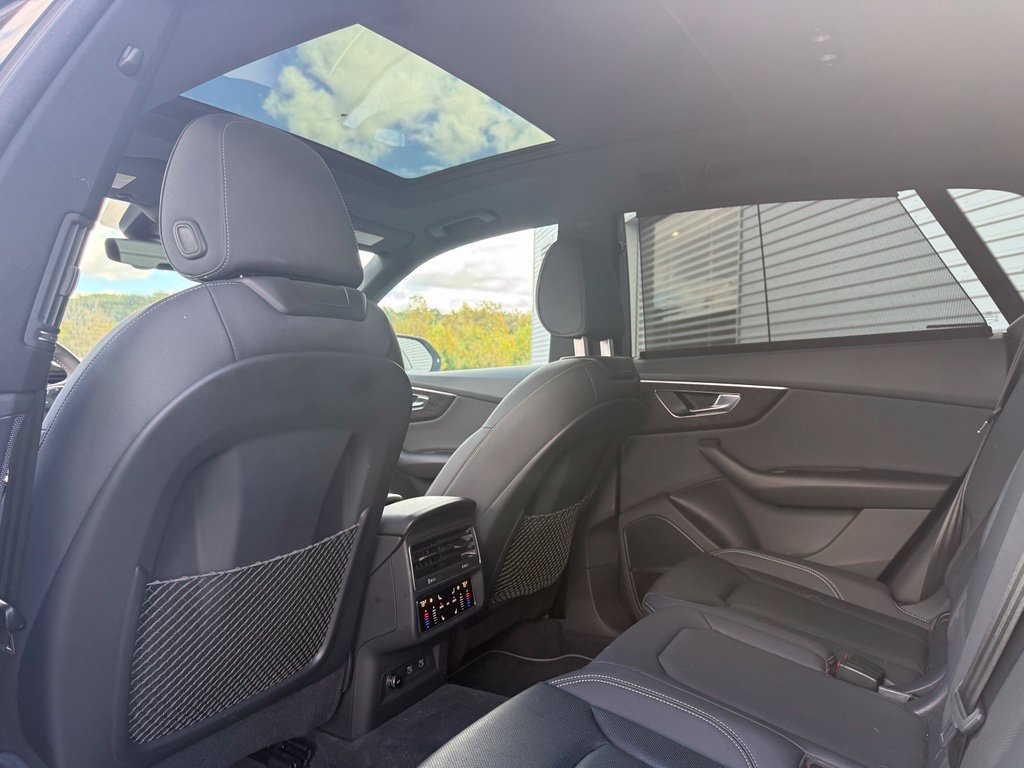 Used 2021 Audi Q8 Prestige AWD/4WD image 22