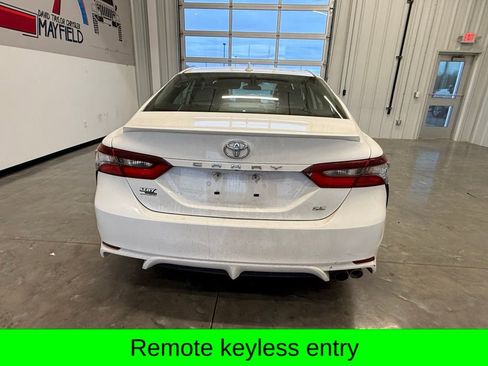 Used 2021 Toyota Camry SE image 4