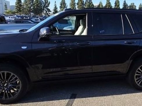 Certified 2025 Cadillac Escalade Sport Platinum AWD/4WD image 4
