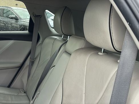 Used 2013 Toyota Venza XLE image 31