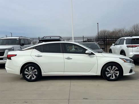 Certified 2020 Nissan Altima 2.5 S image 3